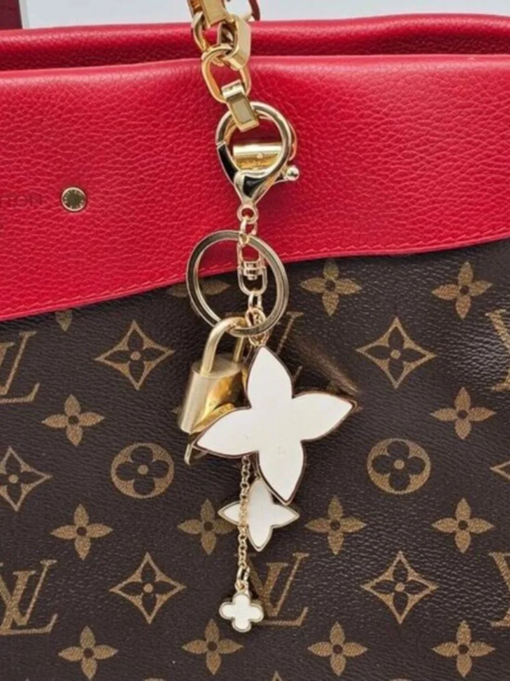 Authentic Louis Vuitton Gold Lock 🔒 Unbranded Flower Keychain Bag Charm LV